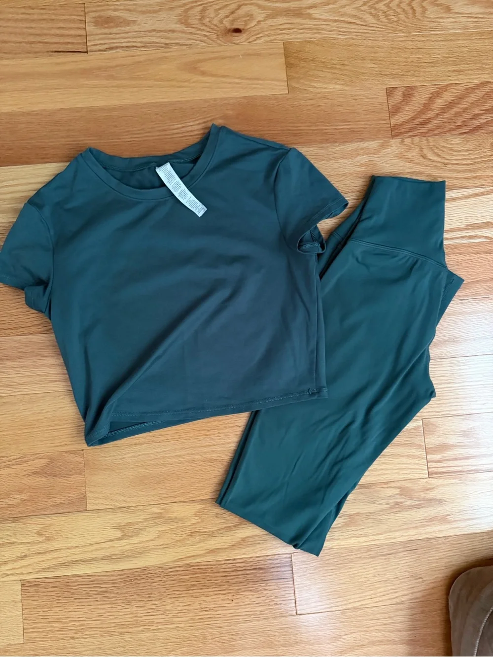 Alo Yoga Set (Clover Green)